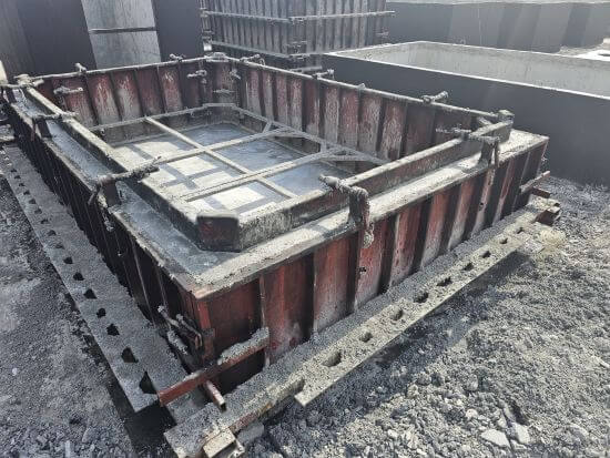 Zbiorniki betonowe Baborów w procesie produkcji